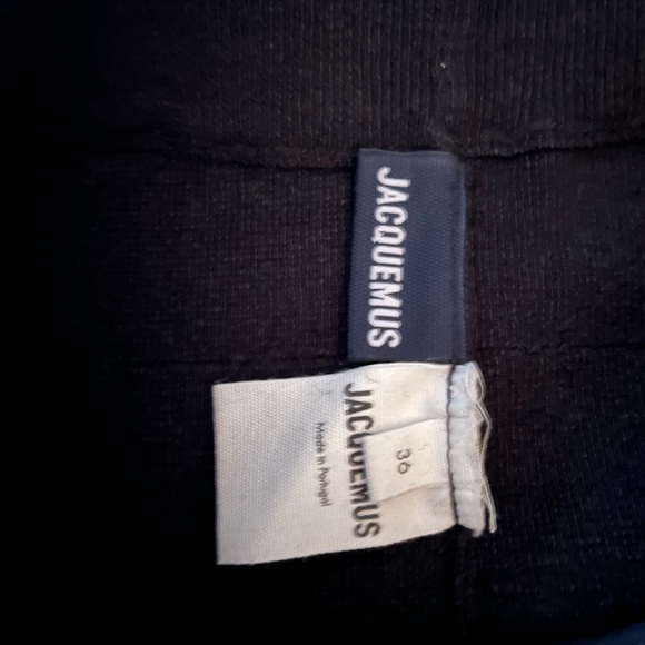 JACQUEMUS
Le Short Sierra - Picture 7 of 8